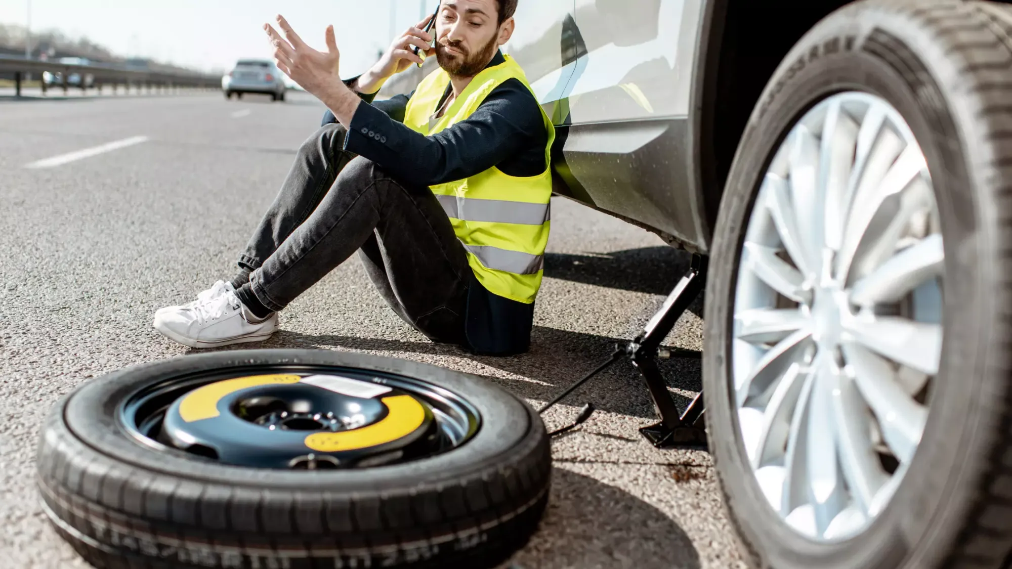 Choosing Between a Spare Tyre and a Tyre Fix Kit